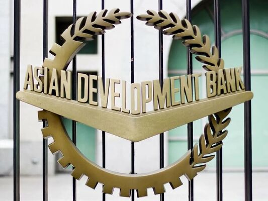 ADB Lowers Pakistan FY2027 Growth Forecast to 3.7%