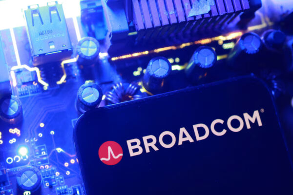Apple Broadcom Deal Boosts US Chip Production