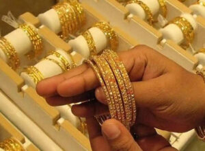 Gold Prices Drop in Pakistan Amid Global Easing