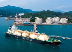 Pakistan Turns to Costly Spot LNG Imports Amid Qatar Disruption