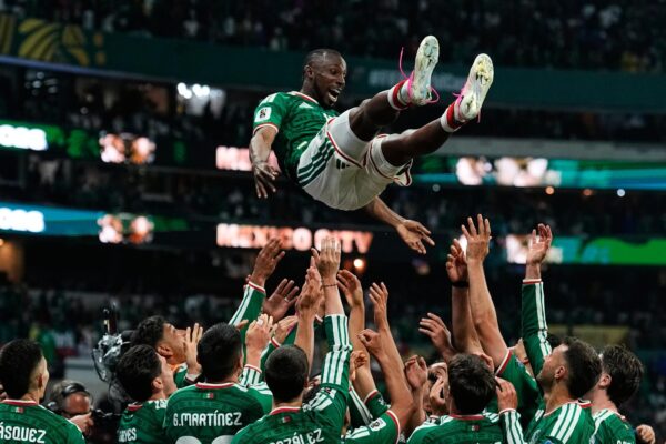 Mexico Reach World Cup Quarter-Finals After Beating Ecuador