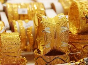 Gold Prices Drop Rs4,700 in Pakistan
