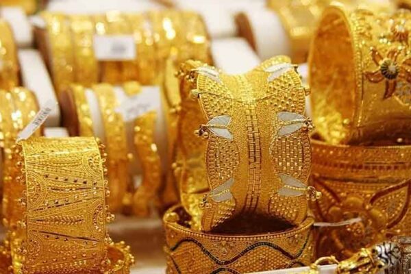 Gold Prices Drop Rs4,700 in Pakistan