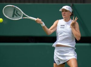 Serena Williams, Wawrinka Exit Wimbledon After Emotional Matches