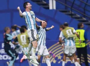 Messi\’s Heroics Propel Argentina to World Cup Quarterfinals After Stunning Comeback Against Egypt